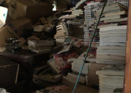 埼玉県志木市（3K）２階建て｜壮絶！ごみ屋敷片付け 第2日目 2F部分「空間目一杯のDVDと本･･･」by便利屋ハッピー