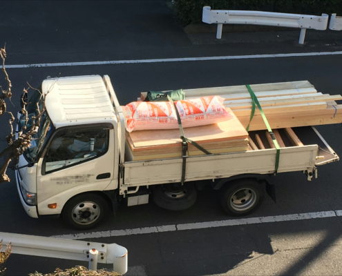 埼玉県戸田市分譲マンションのフルリフォーム番外編｜木材搬入。３Fまで、自ら運ぶ。by便利屋ハッピー